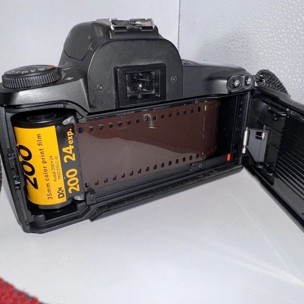 Canon EOS Rebel G II 2 35mm SLR Film Camera Body With 35-80MM Untested